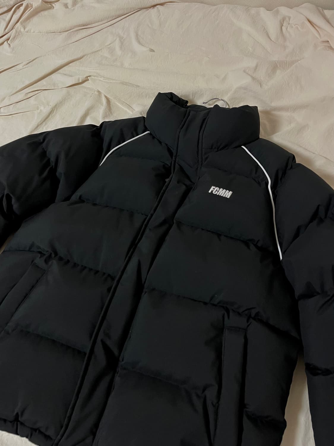FCMM 클럽 팀 파이핑 숏 패딩 블랙 S (거의 새상품) 상품이미지1