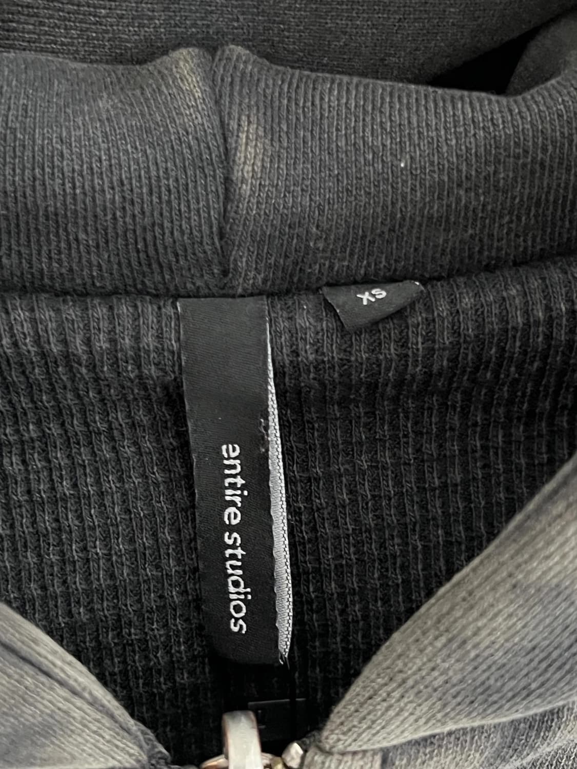 엔타이어스튜다오 후드집업 상품이미지2