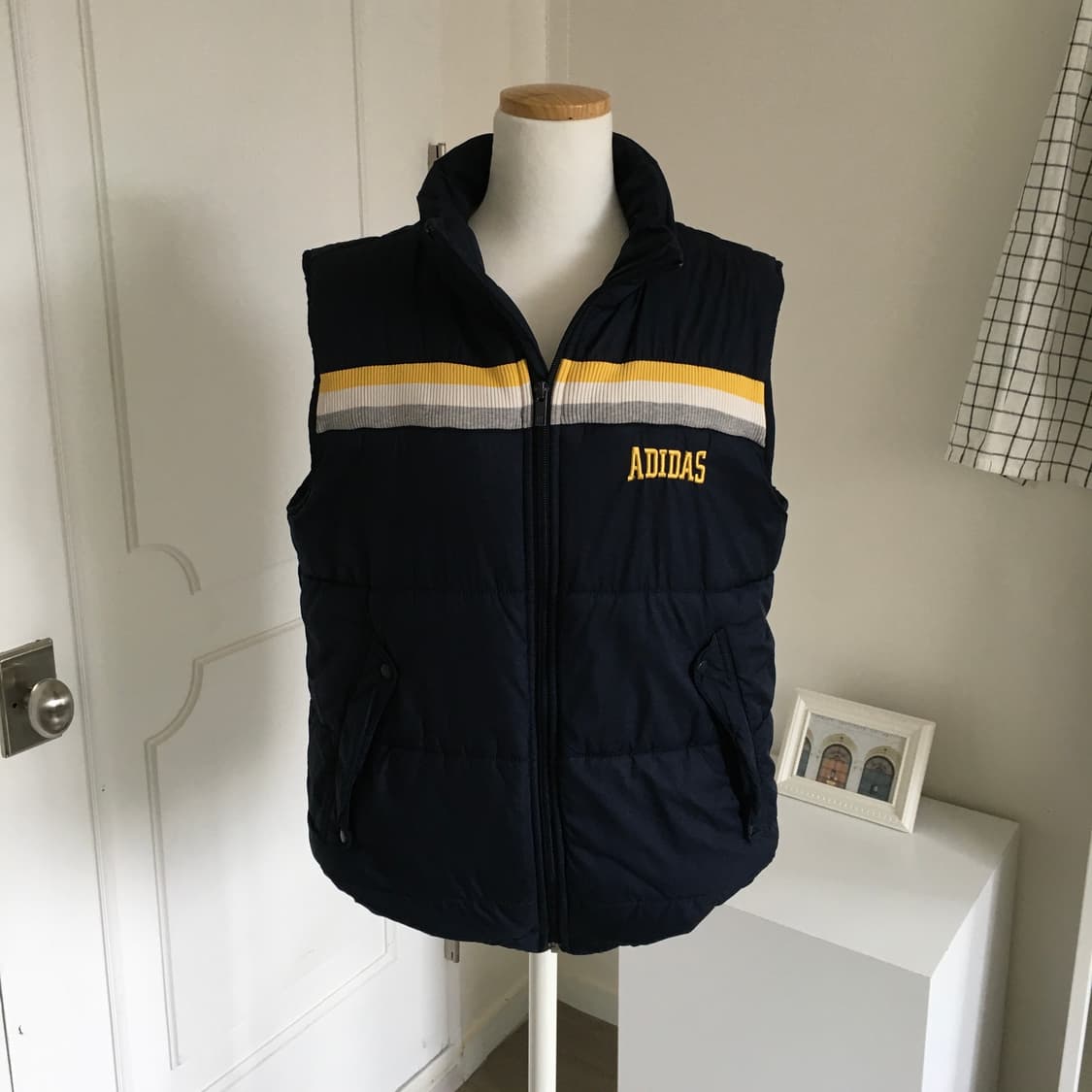 아디다스 패딩조끼 네이비 상품이미지1