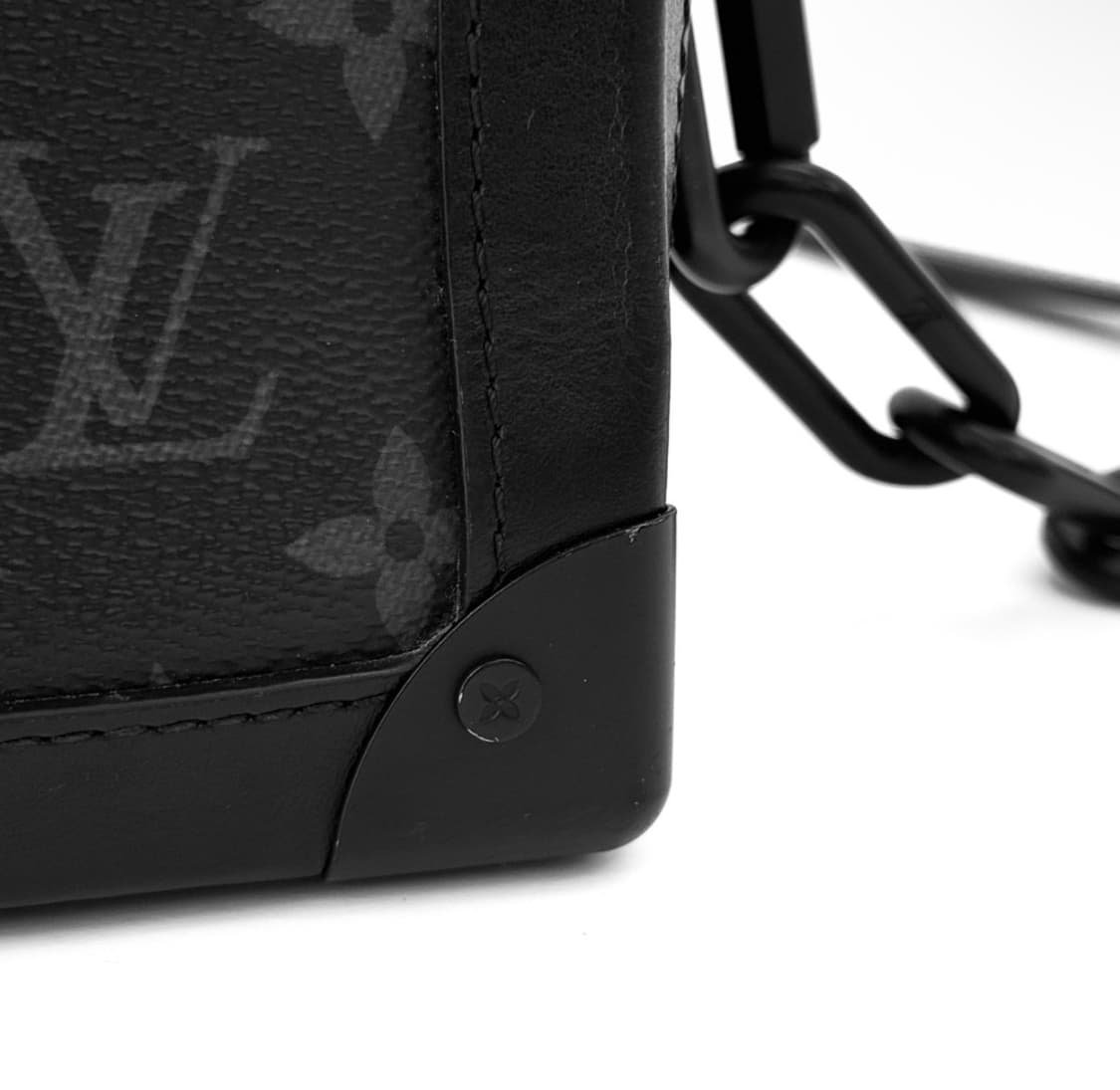 LV 루이비통 이클립스 모노그램 소프트 트렁크 크로스백 메신저백 블랙 상품이미지8