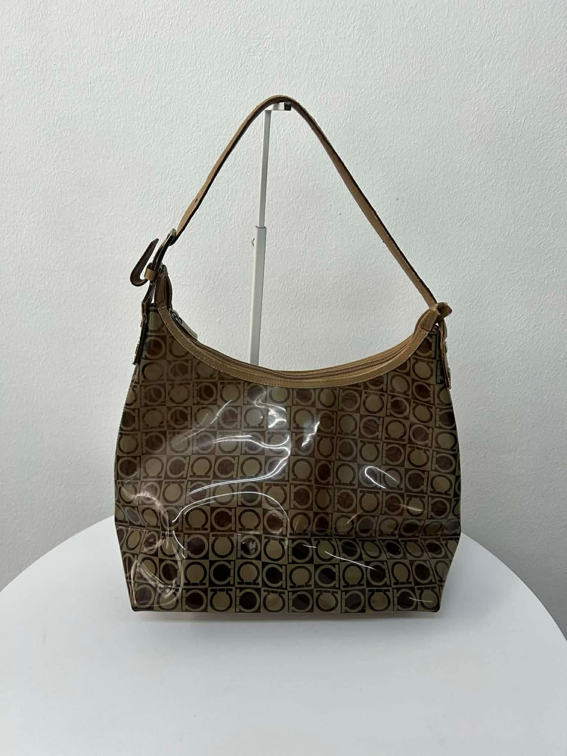 살바토레 페라가모 간치니 PVC 숄더 호보백 상품이미지1