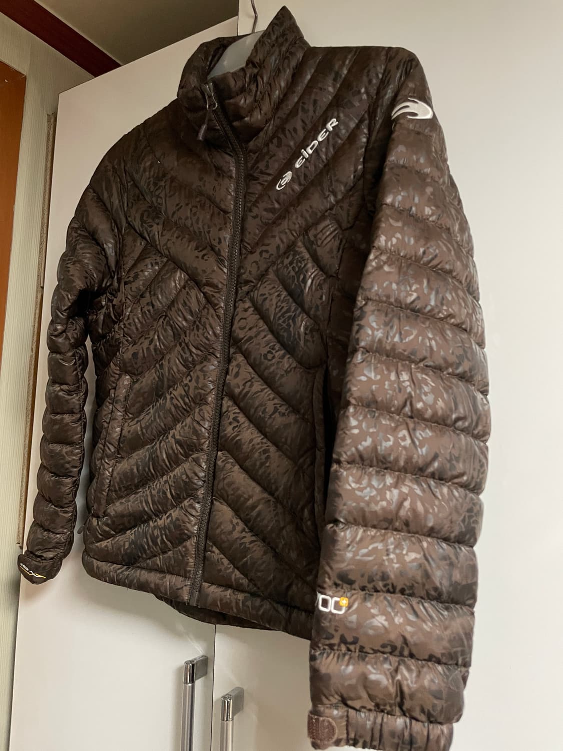 아이더 패턴 슬림 다운 자켓 경량 패딩 상품이미지4