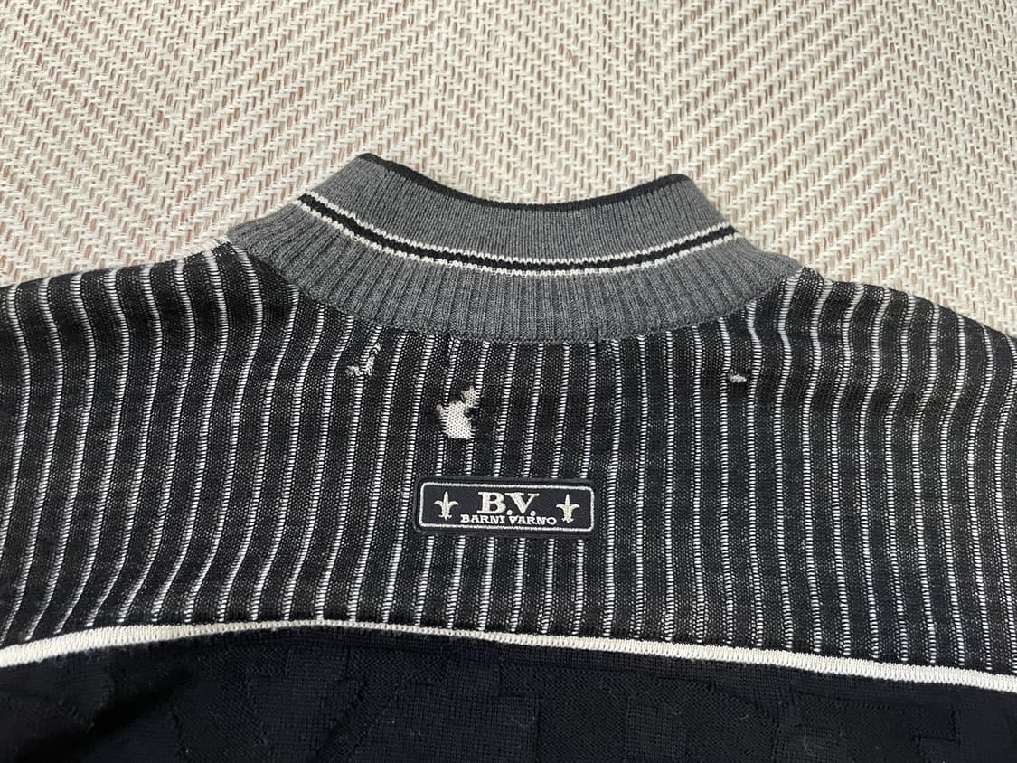 9~00s 비 바르노 크레스트 그래픽 자카드 페라리 니트 상품이미지6