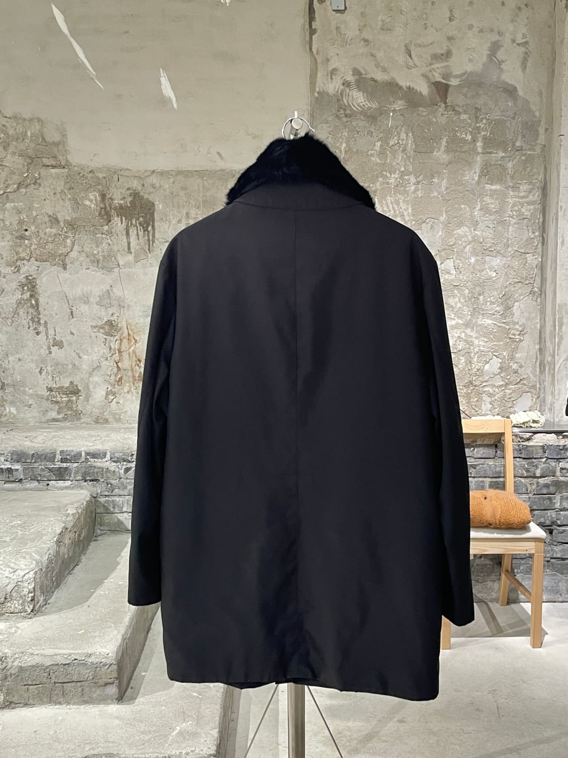 발렌시아가 블랙 퍼 카라 히든 버튼 폴리에스터 자켓 상품이미지6