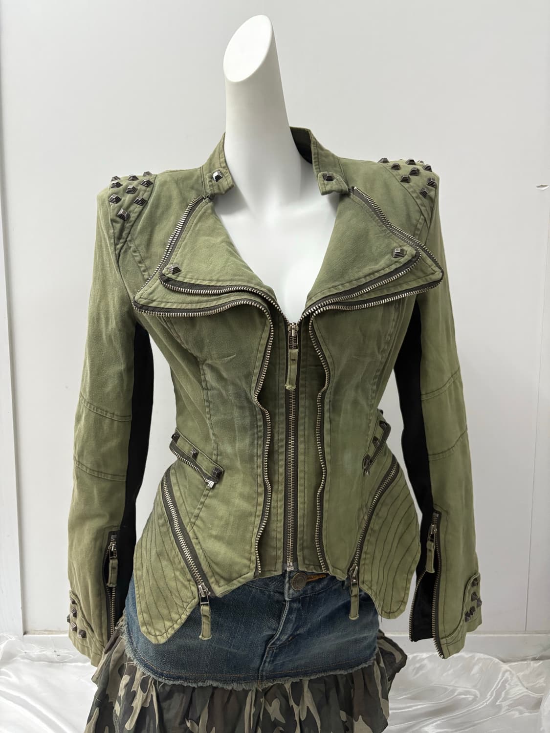 Y2K 스터드 포인트 언발 자켓 상품이미지1