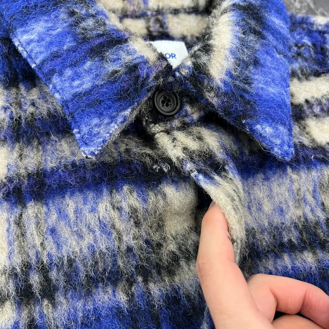 아더에러 프로덕트 18 세미 오버사이즈 모헤어 블루 체크 셔츠 자켓 상품이미지10