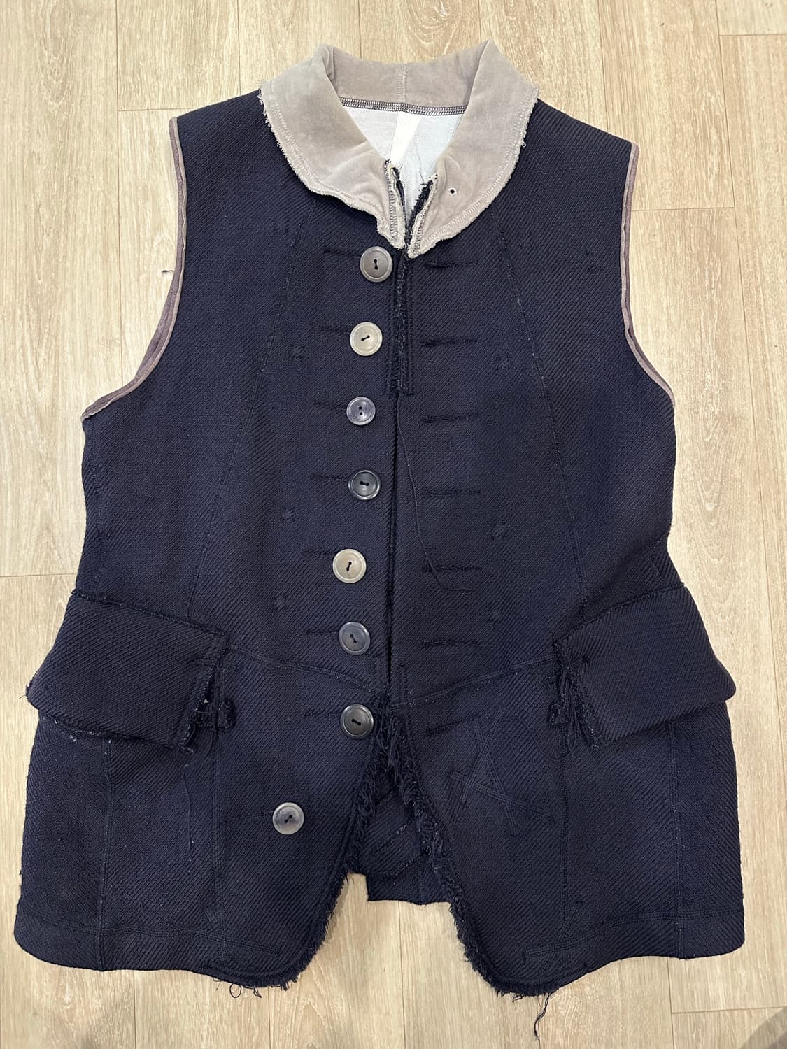 솔로이스트 베스트 탈착 자켓 상품이미지3