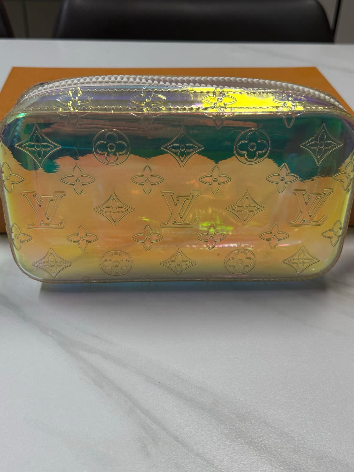 루이비통 포쉐트 볼가 프리즘 한정판 상품이미지2