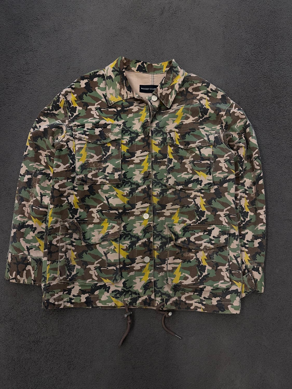 로켓 x 런치 카모플라쥬 자켓 처분  상품이미지1