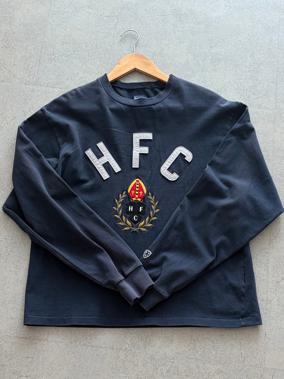 헤리티지 플로스 10주년 HFC 빅로고 맨투맨 상품이미지1