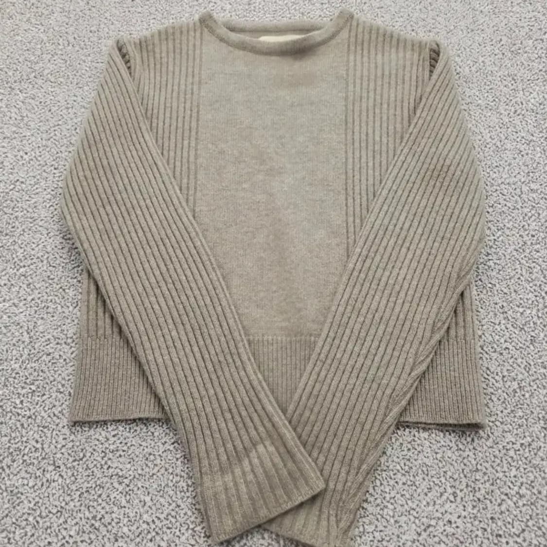 [새상품] 마뗑킴 Matin Kim 골지 울 캐시미어 니트 55반 상품이미지5