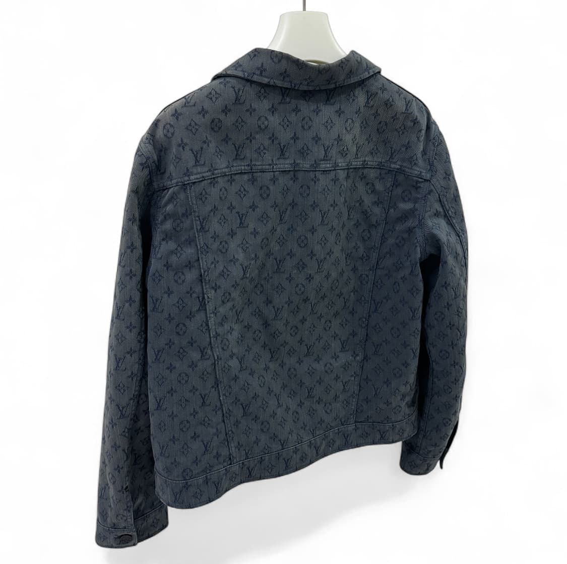 [110 / 새상품급] 루이비통 모노그램 트러커 데님 자켓 상품이미지3