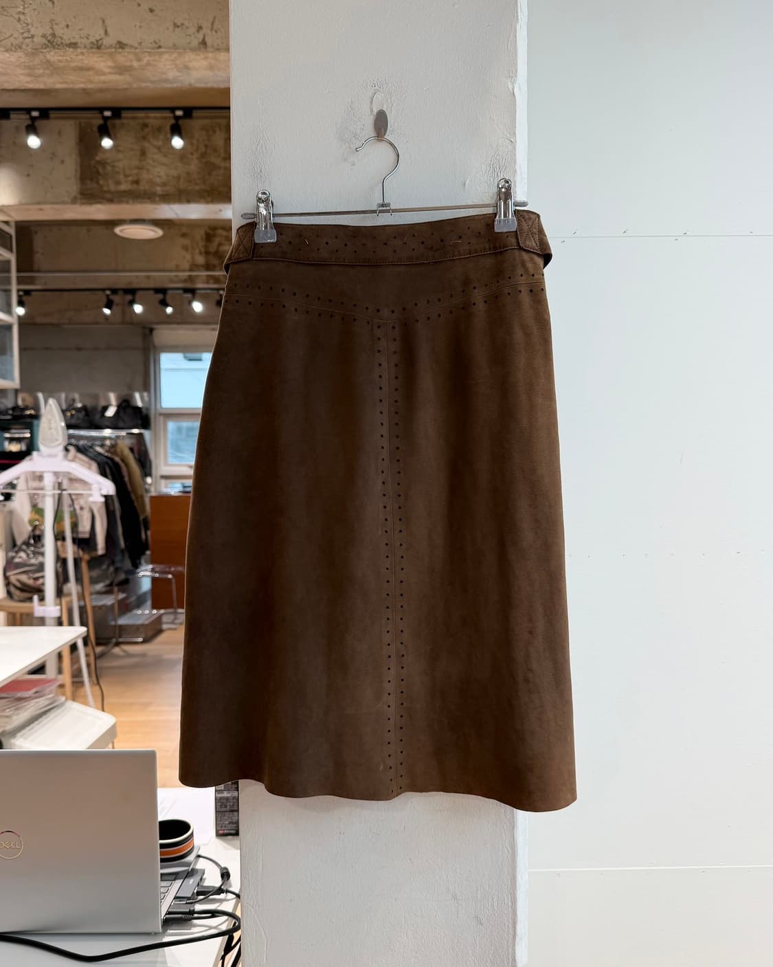 띠어리 브라운 고우트 스킨 벨티드 미디스커트 상품이미지5