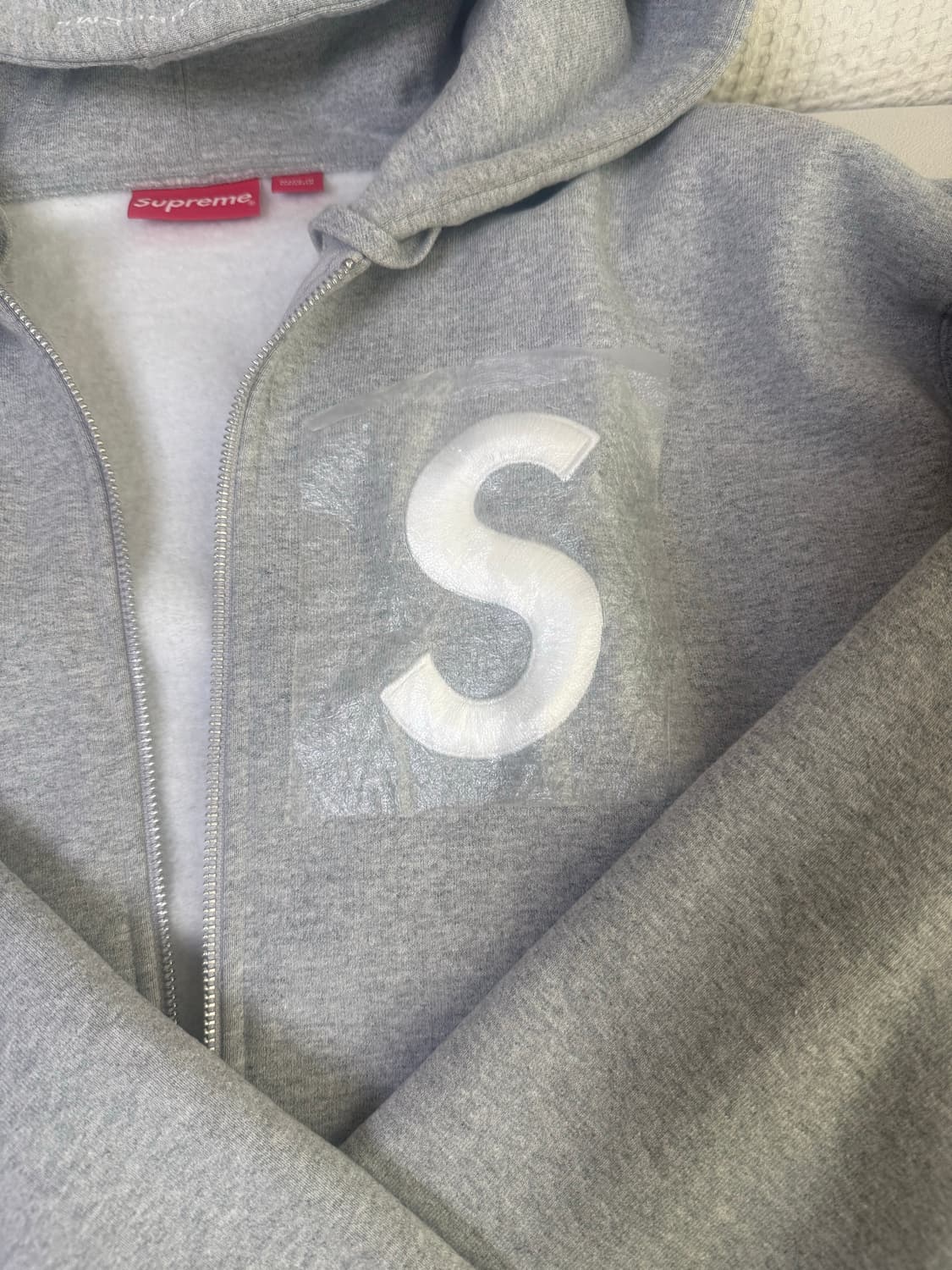 슈프림 s로고 후드집업 페더그레이  상품이미지2