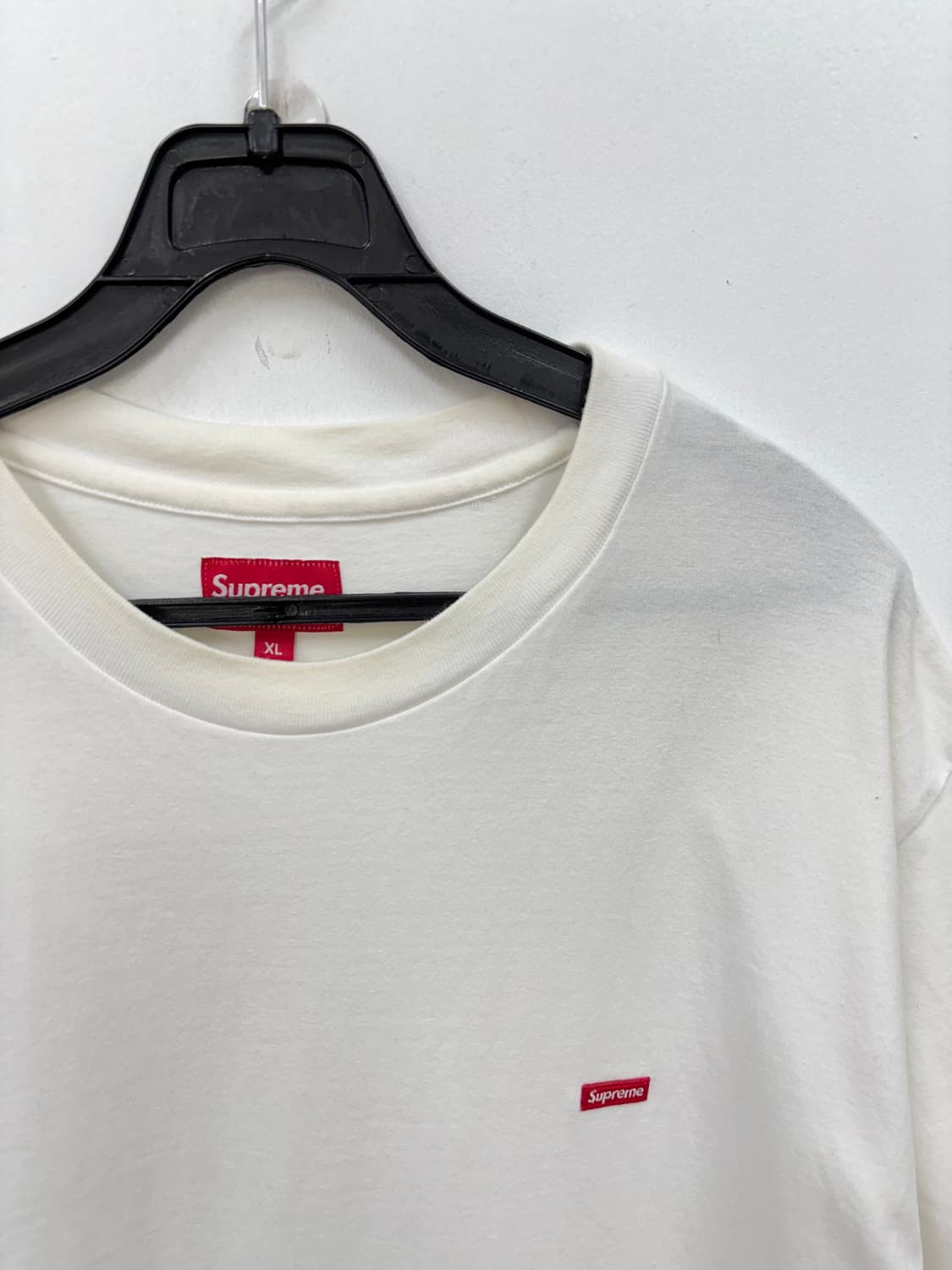 슈프림 스몰로고 반팔티 상품이미지2