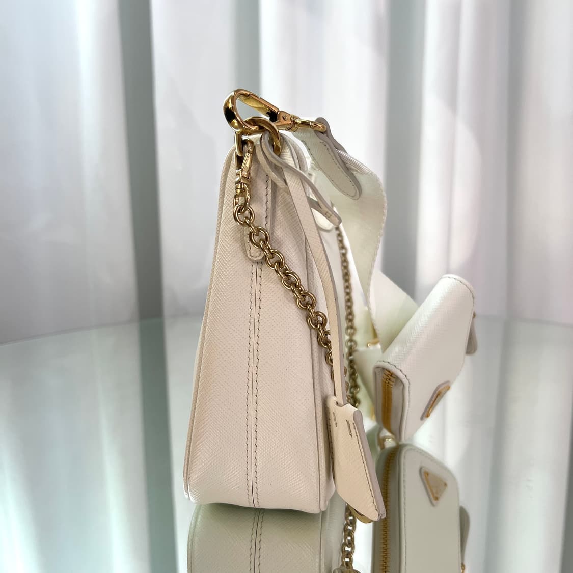 프라다 리에디션 사피아노 레더 체인 금장 크로스 호보백 상품이미지4