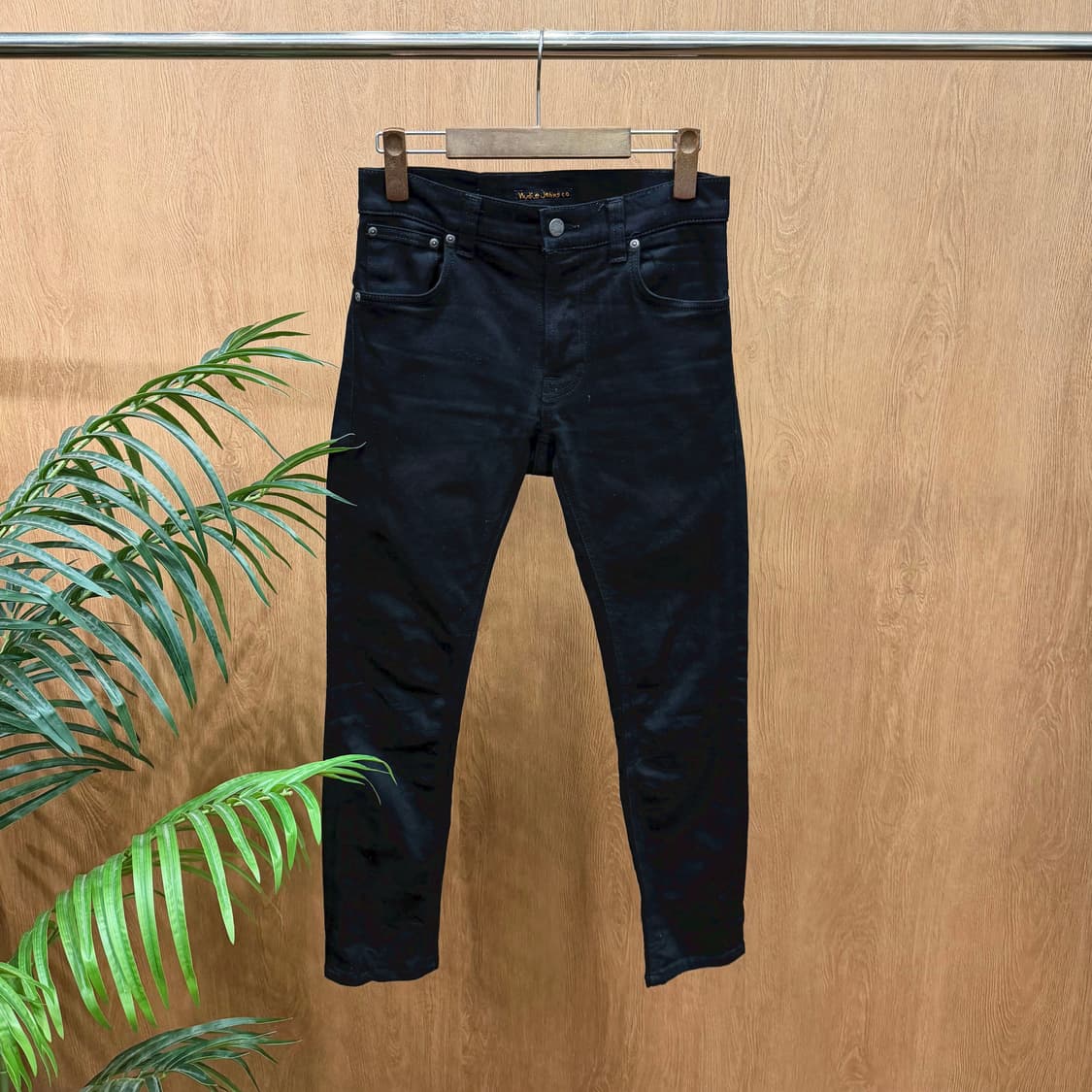 누디진 씬핀 데님 팬츠 5포켓 디테일 스키니핏 드라이 에버 블랙 상품이미지1