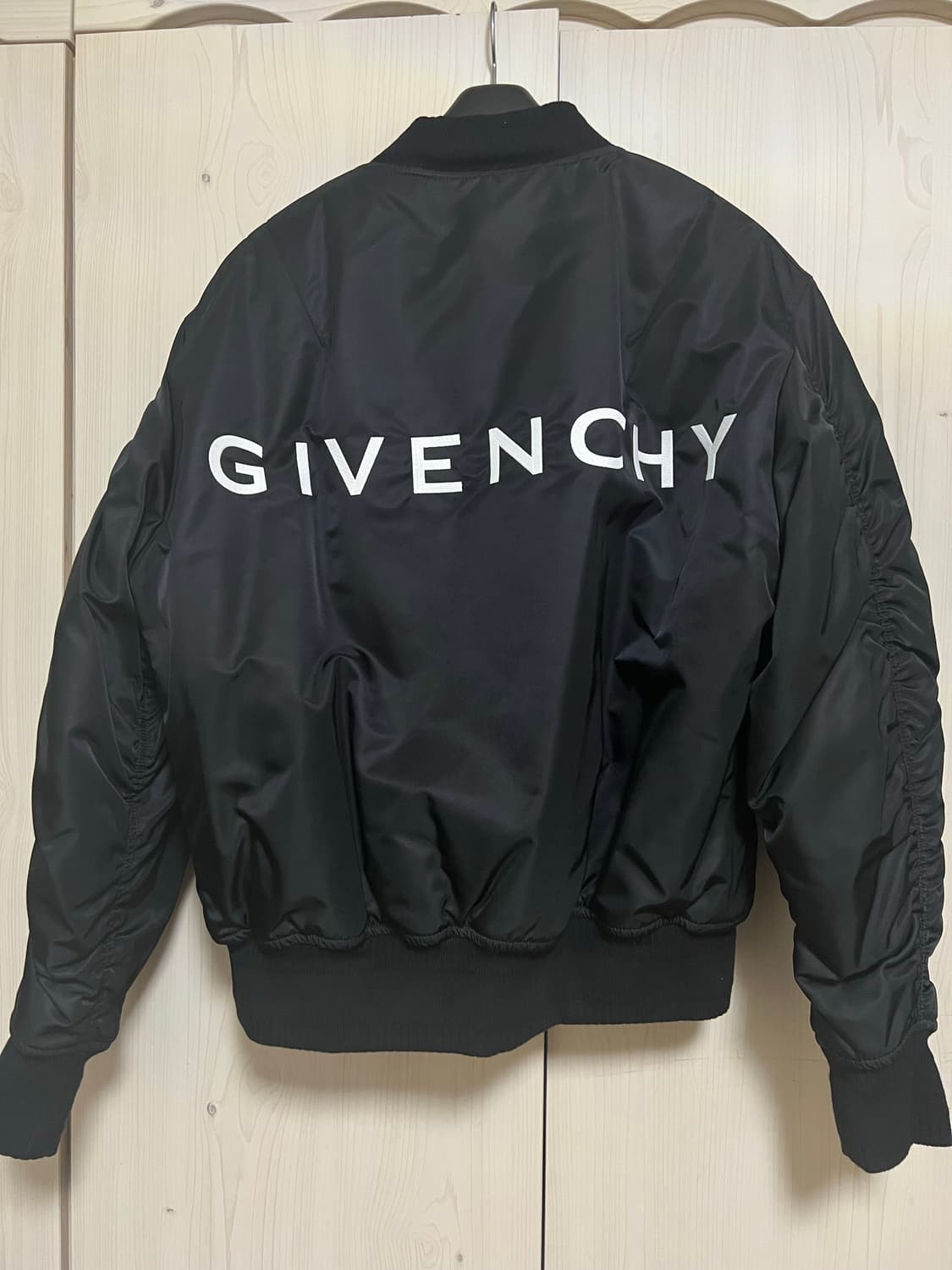 지방시 봄버 ma-1 백로고 48사이즈 상품이미지3