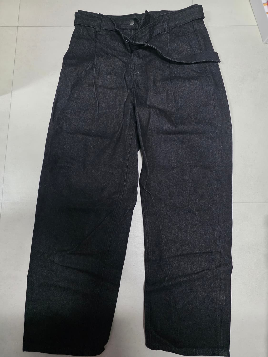 무신사 벨티드 세미 벌룬 데님 팬츠 [로우 블랙] 30사이즈 상품이미지2