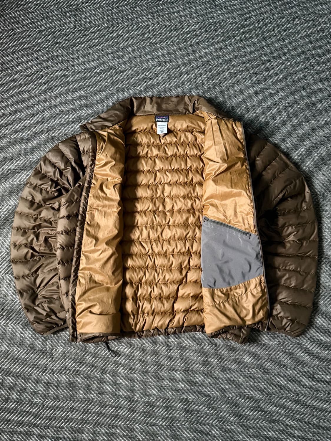 파타고니아 구스다운 스웨터 경량 푸퍼 자켓 (110) 상품이미지4