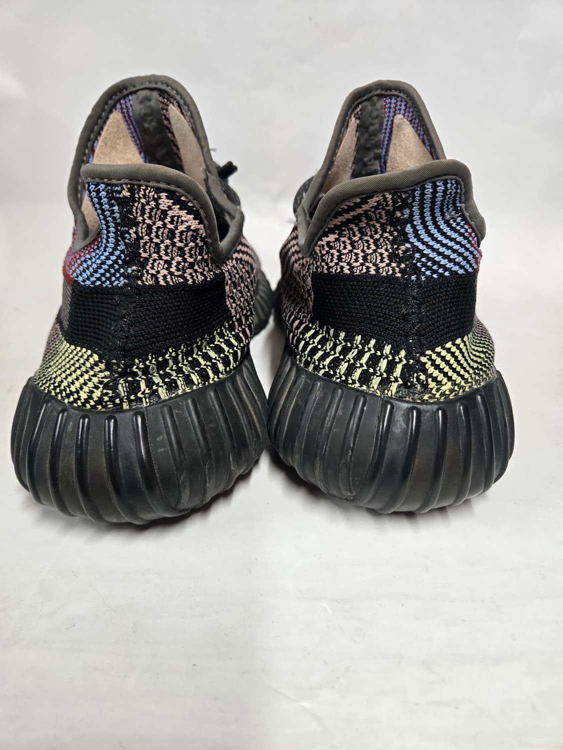 아디다스 이지부스트 350 V2 멀티컬러 예힐 285mm 상품이미지4