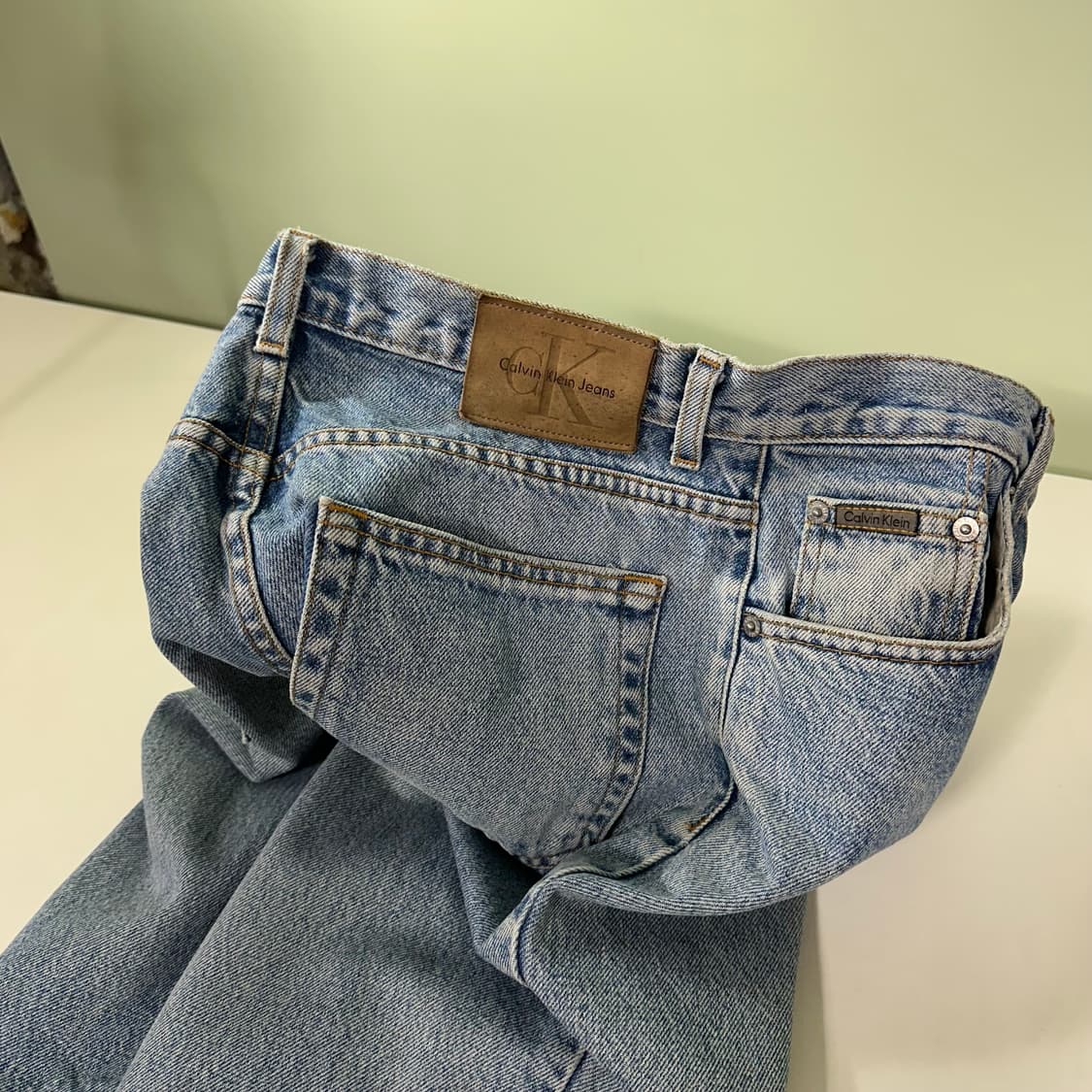 31 M 켈빈클라인 CK 레귤러핏 헤비데님 데님팬츠 상품이미지1