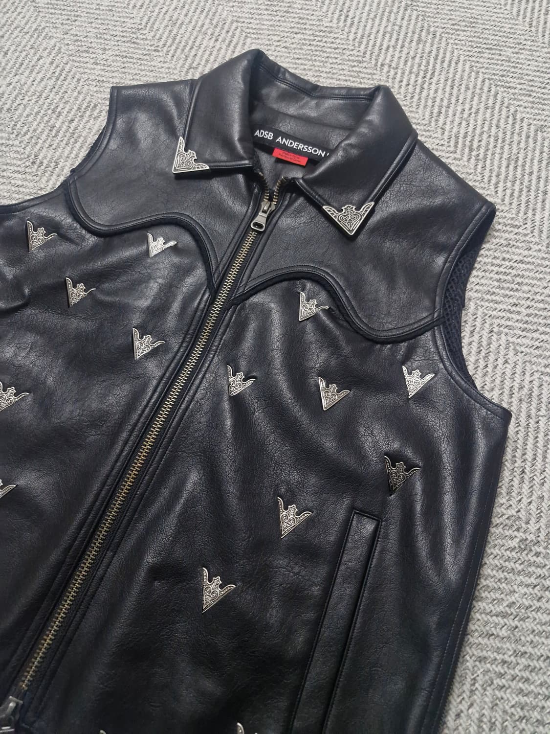 (시착만 한 새상품) 앤더슨벨 웨스턴 레더 베스트 s/m 상품이미지2