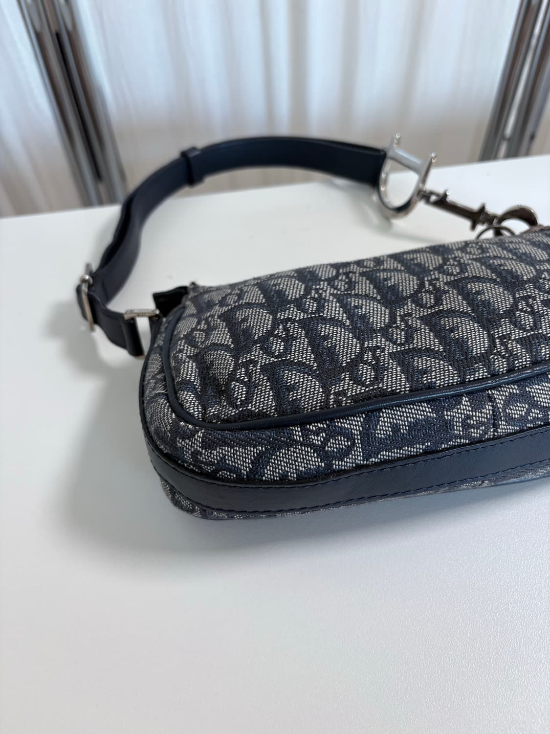 디올 디링 오블리크 숄더백 상품이미지4