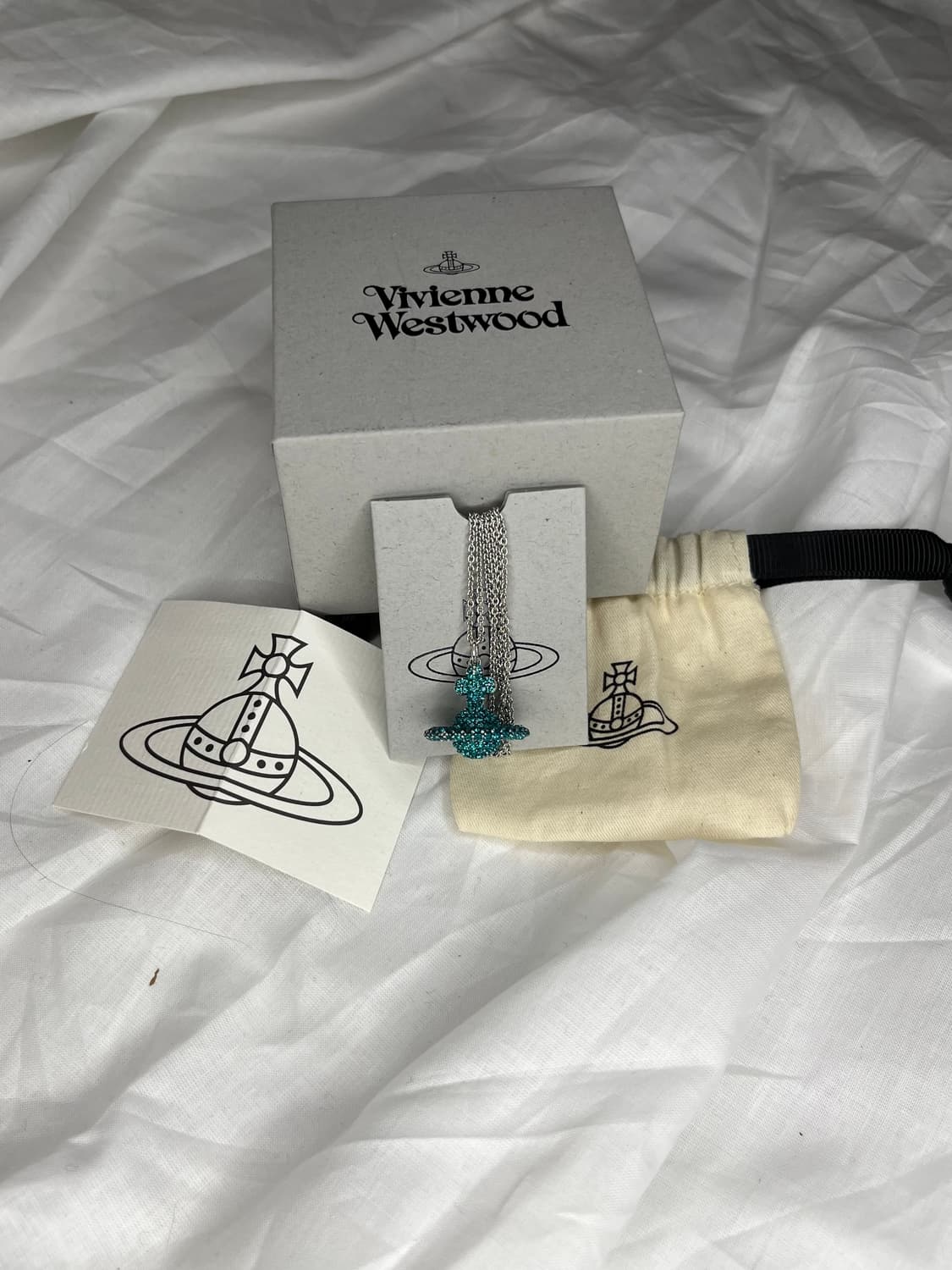 비비안 웨스트우드 그레이스 스몰 오브 펜던트 네크리스 (블루 큐빅) 상품이미지3