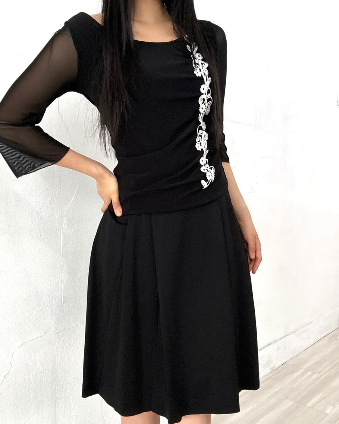 Black Minimal Flare Midi Skirt 상품이미지6