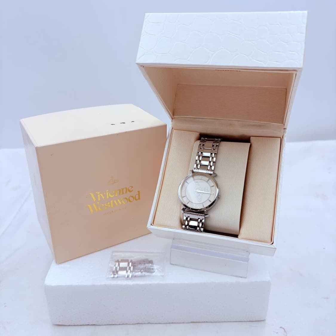 비비안웨스트우드 핑크 메탈시계 상품이미지2