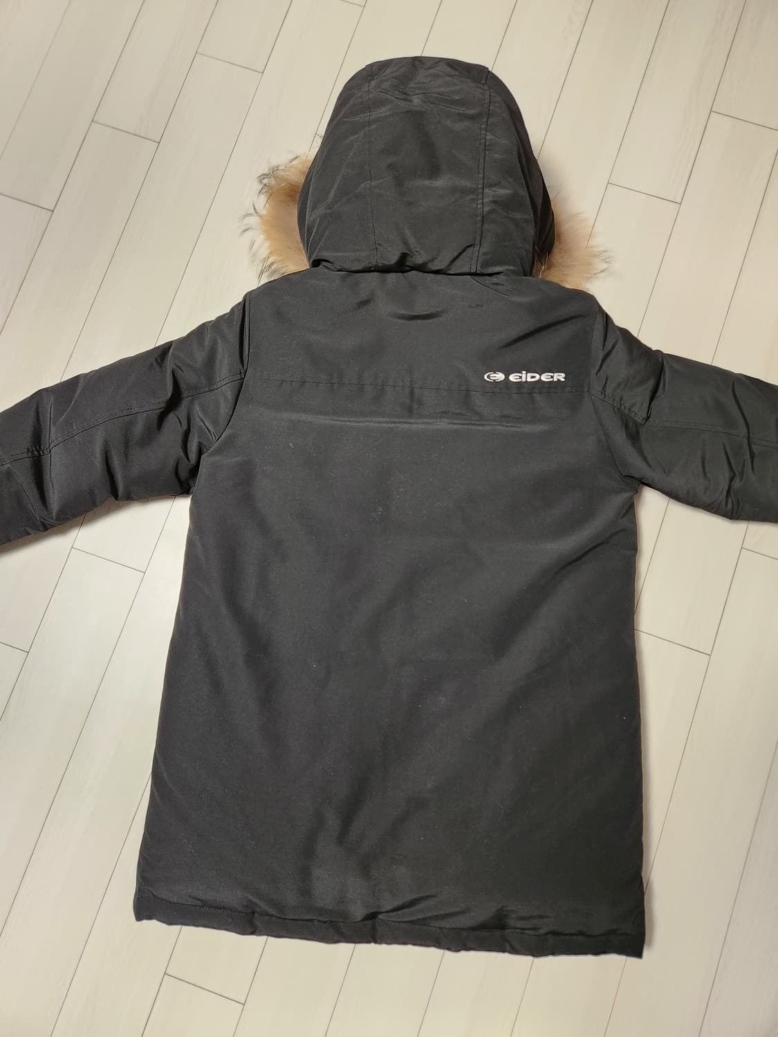 아이더 카라스3 다운패딩 자켓 사이즈90(s)

사용감 외에 오염하자없이 상품이미지9