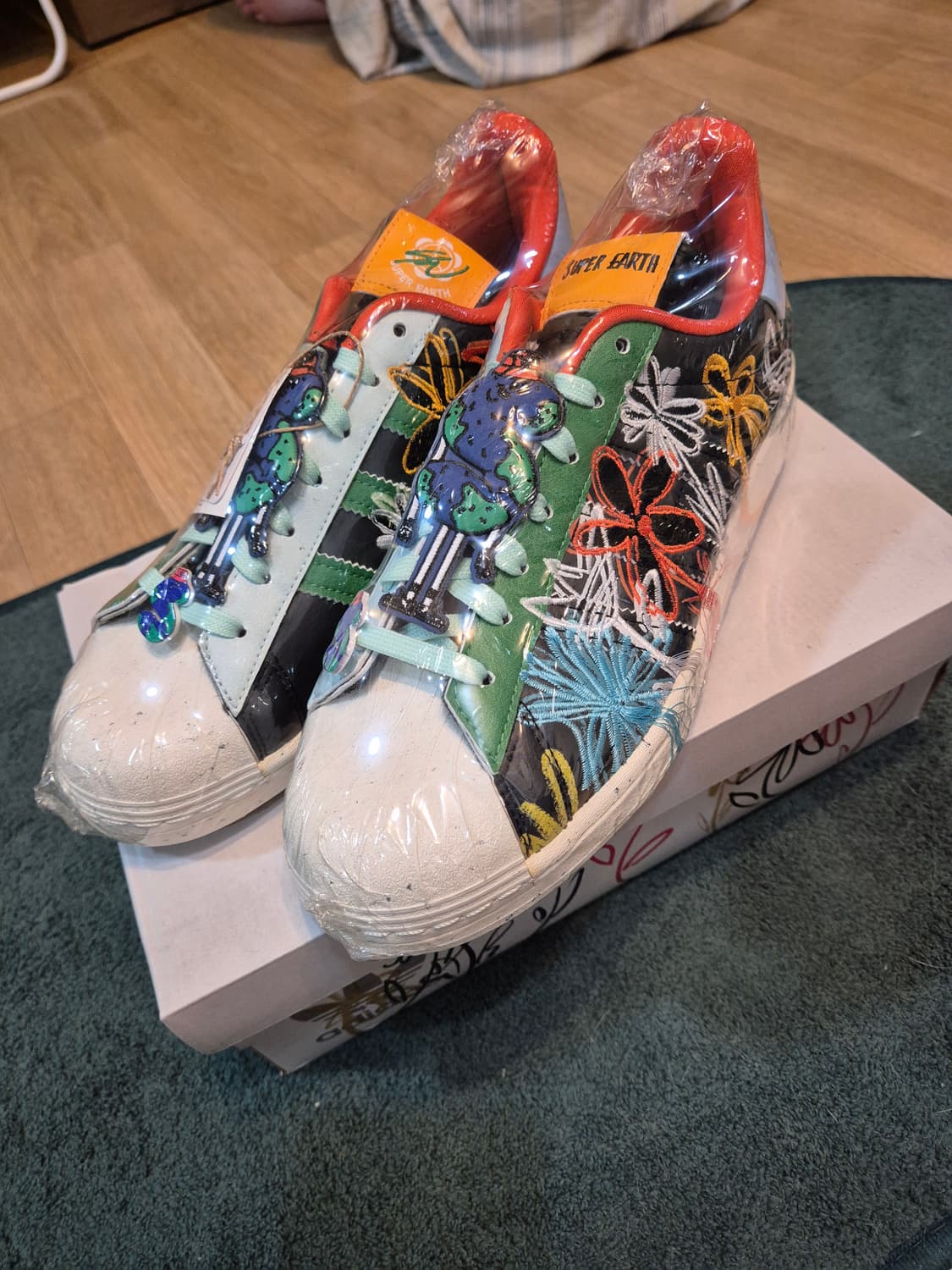 아디다스 superearth 상품이미지1