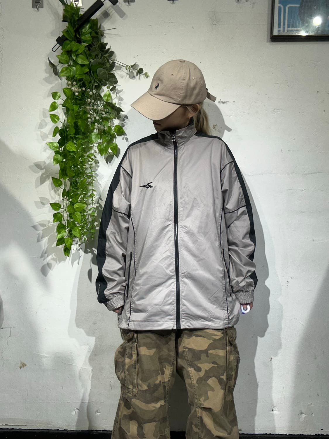 리복 라이트 그레이 오버핏 블랙 사이드 라인 바람막이 자켓 L 상품이미지2