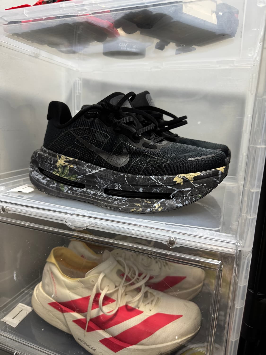 나이키 보메로 프리미엄 블랙 다크 스모크 그레이 (255) 상품이미지2