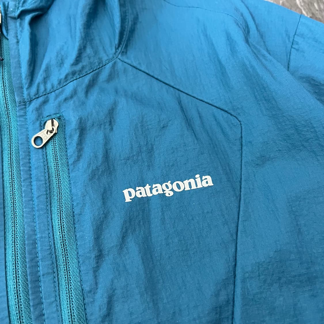 파타고니아 로고 후디니 바람막이 상품이미지4