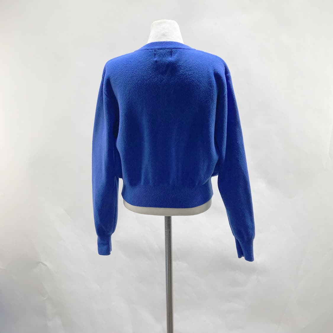 어베인 여성 라운드 니트가디건 블루 55-66  상품이미지3