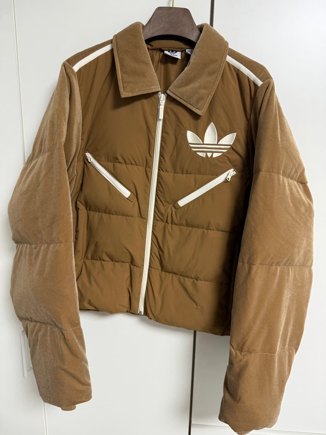 아디다스 헤리티지 벨벳 다운패딩 상품이미지1
