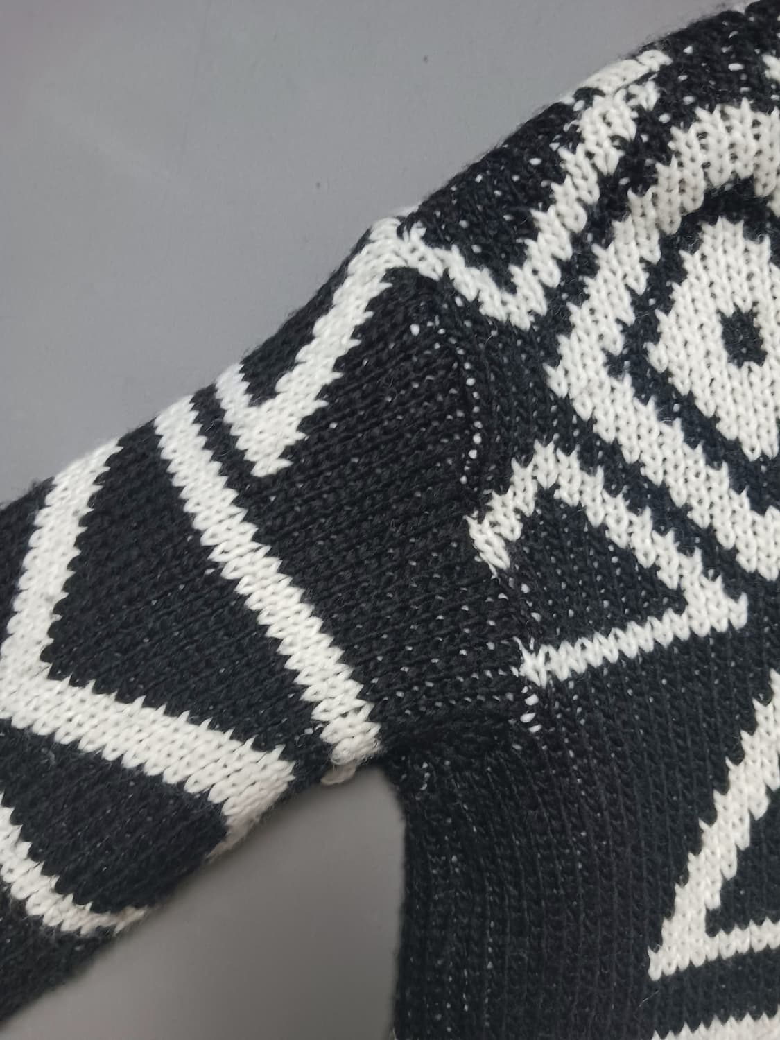 [프리] 뱀파이어 위켄드 패턴 헤비 롱 니트 가디건 오버핏 상품이미지8