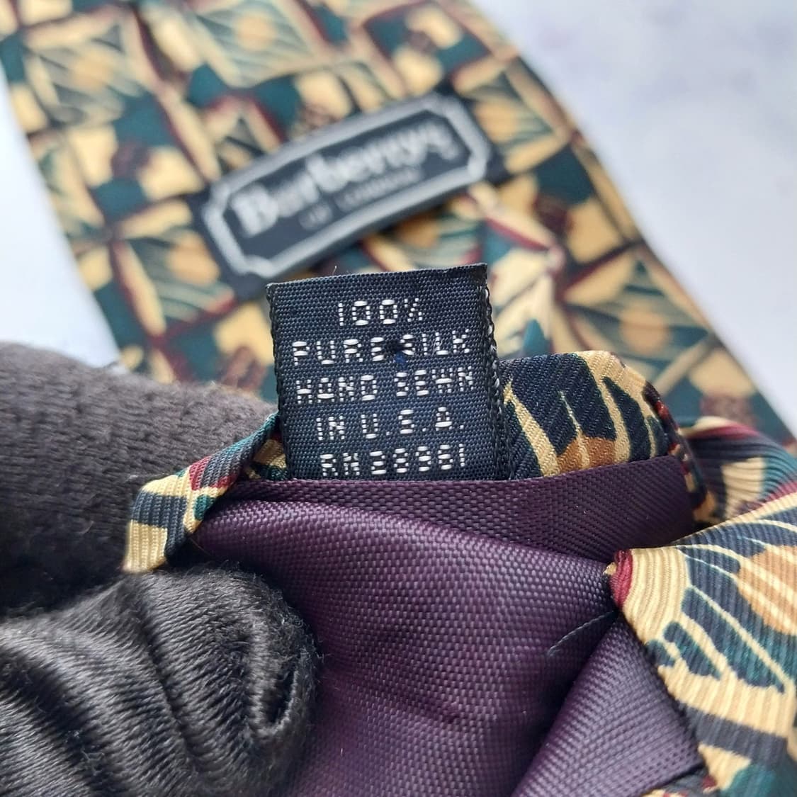 버버리 실크 베이지 헤리티지 패턴 넥타이 10cm A+등급 K2243
 상품이미지10