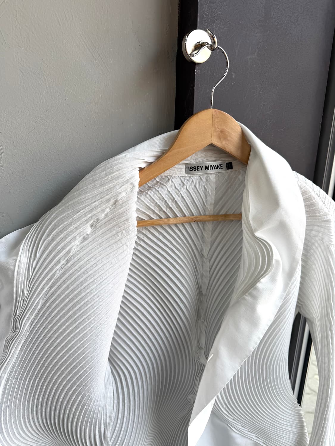 2/ 이세이미야케 3D C커브드 플리츠 자켓 상품이미지7