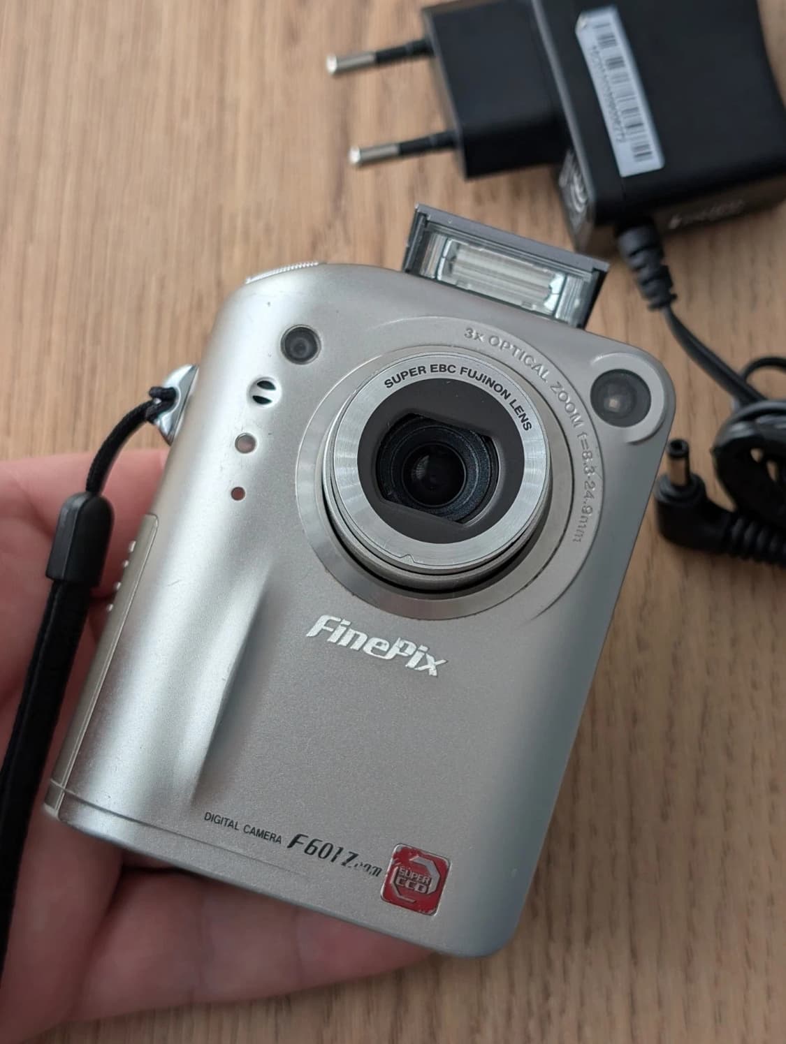 후지 파인픽스 F601 줌 (레트로 디지캠) 팝니다 상품이미지3