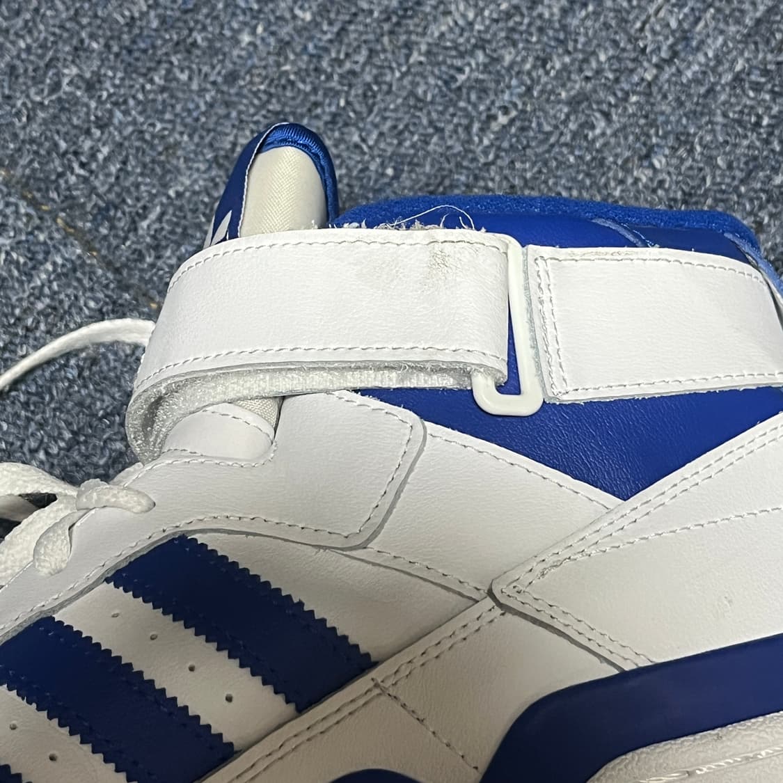 아디다스 포럼 미드 - 화이트:블루 300 상품이미지5