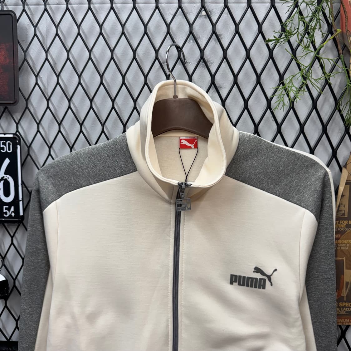 푸마 트랙자켓 전면 로고 포인트 그레이 아이보리 상품이미지3