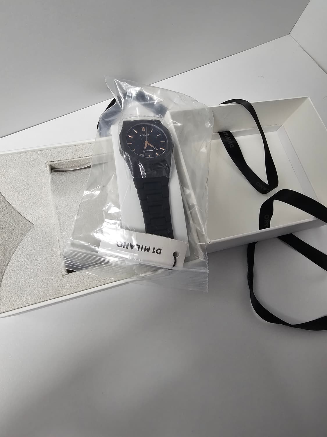 새상품 D1 밀라노 폴리카본 던 라이트 시계 상품이미지5