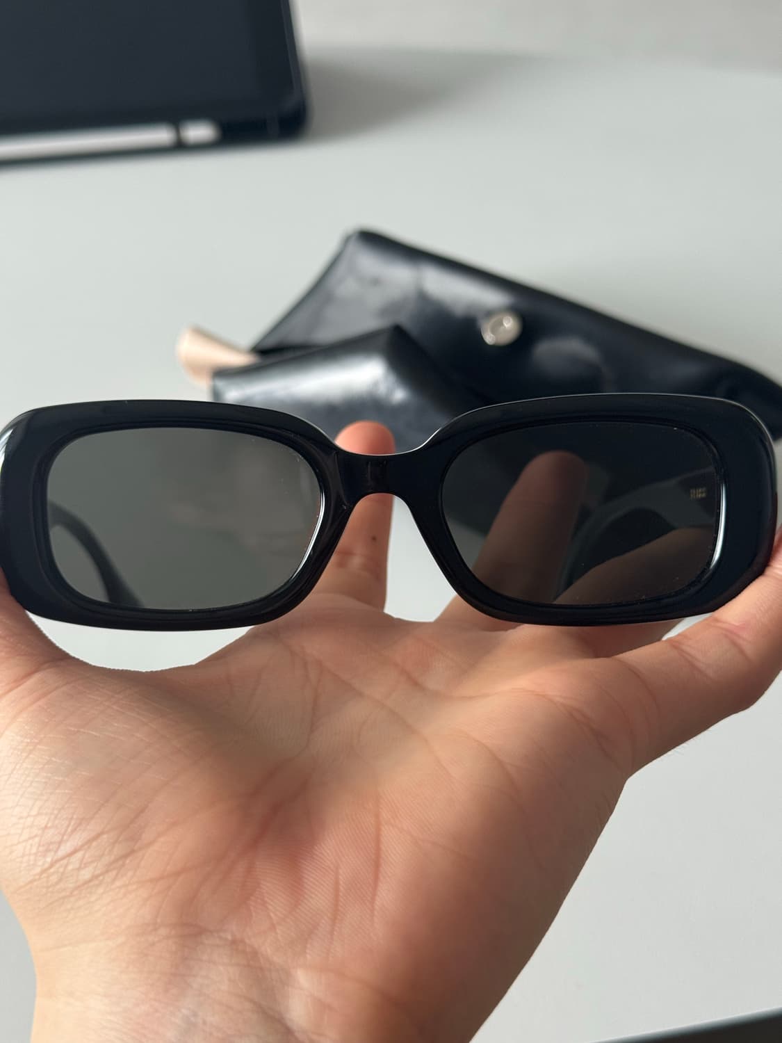 젠틀몬스터 블리스 BLISS-01 선글라스 블랙 상품이미지3