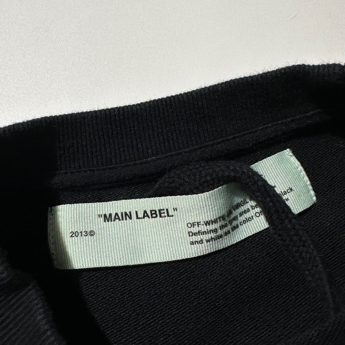오프화이트 유화 애로우 맨투맨 블랙 상품이미지6