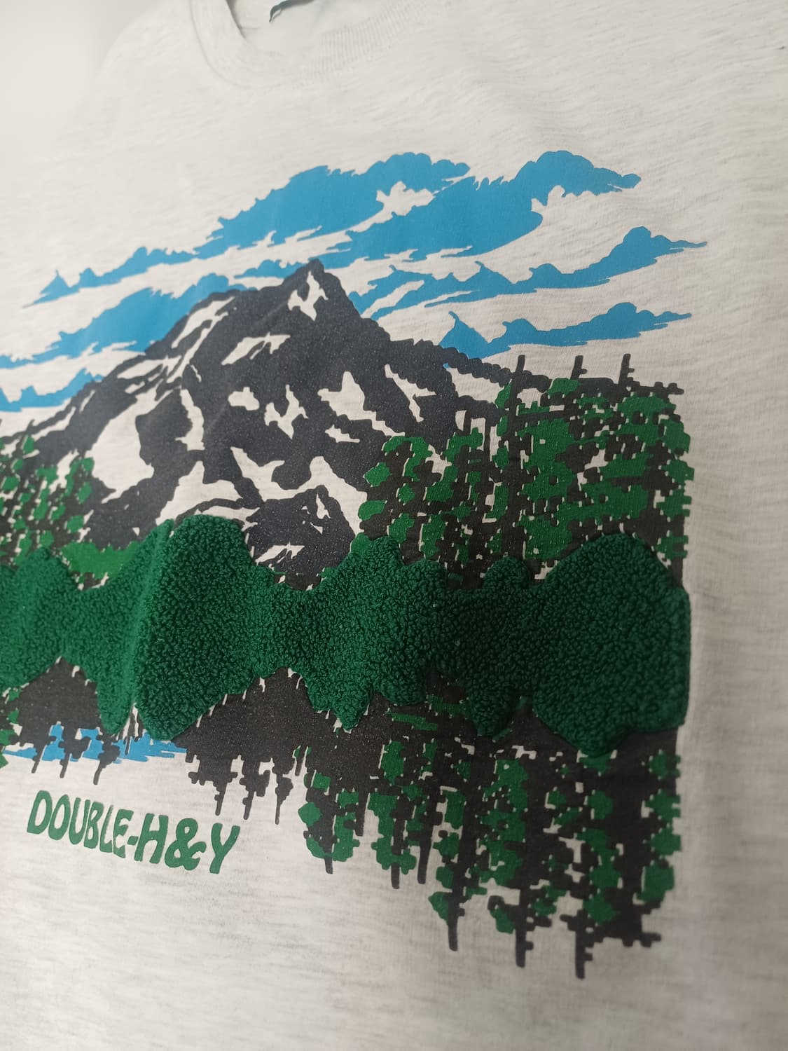 입체 자수 포인트 마운틴 그래픽 맨투맨 (오버핏/세미크롭) / 공용 상품이미지3