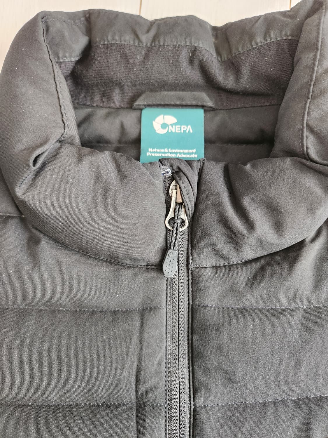 네파 구스다운 경량패딩 사이즈xl

사용감은 있지만 오염 하자 없이 깨끗 상품이미지2