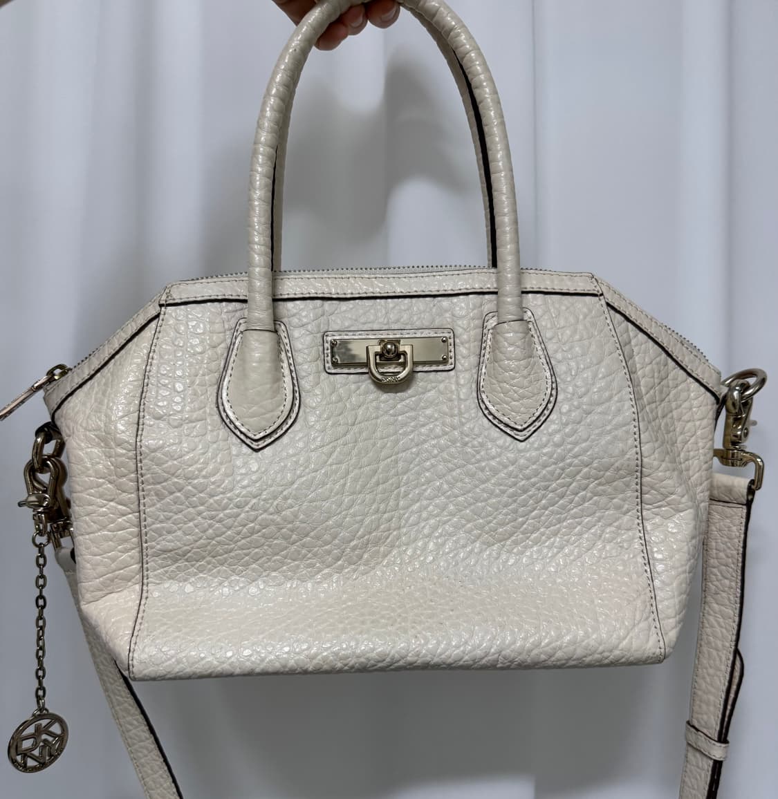 DKNY 가죽 토트 숄더백 상품이미지1